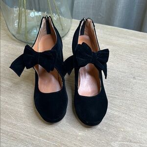 Elegant Black Women's Shoes with Bow